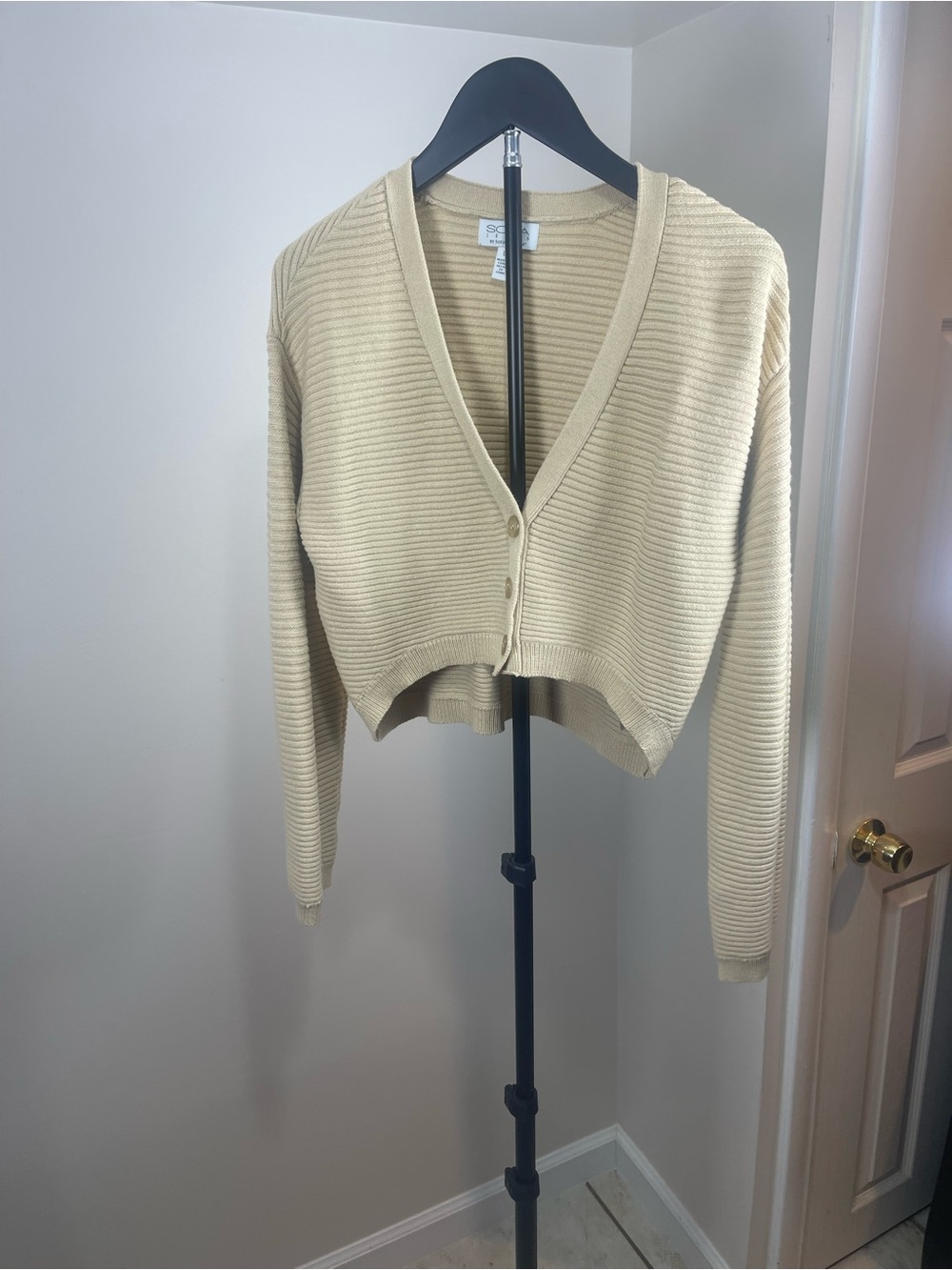 sofia by sofia vergara Cream Ribbed V-Neck Button Cardigan